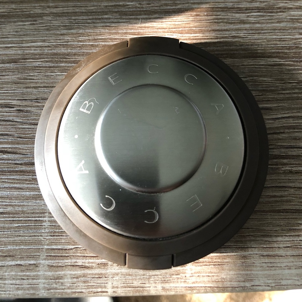 Becca shimmering skin perfector rose gold